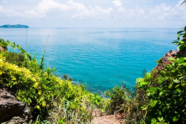 Vista del mar hermoso