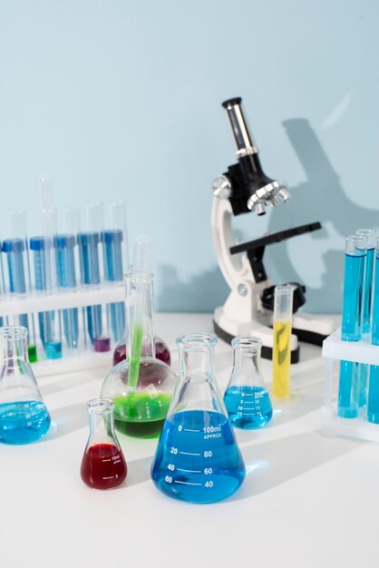 Vista de muestras de tubos de ensayo de laboratorio.