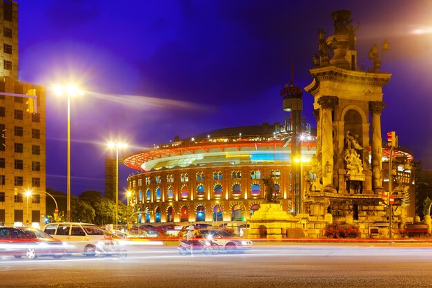 vista nocturna de la Plaza de España