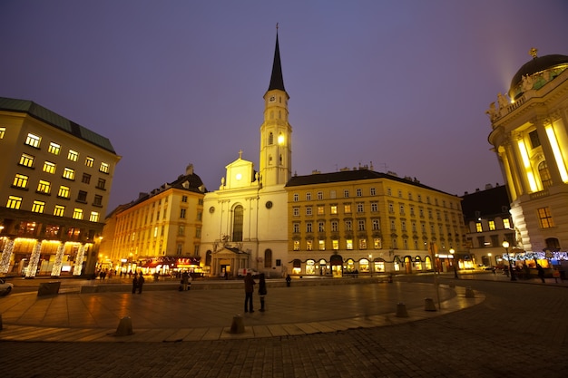 Vista nocturna de Viena