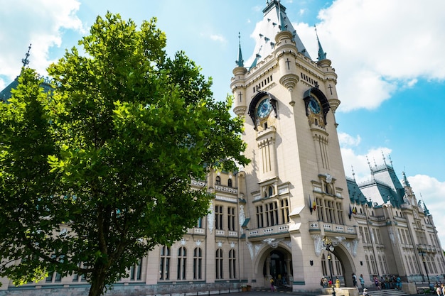 Vista del Palacio de la Cultura en Iasi Rumania