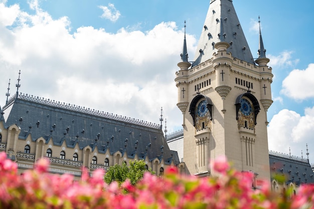 Vista del Palacio de la Cultura en Iasi Rumania