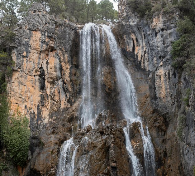 Vista panorámica de la cascada