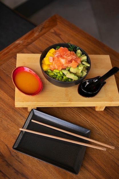 Foto gratuita vista del plato de salmón