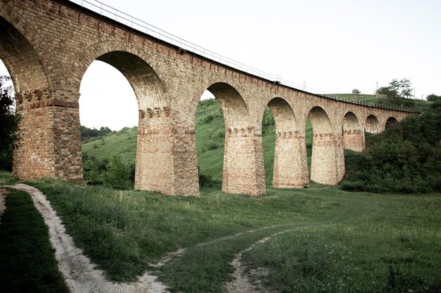 Vista de puente de ángulo bajo