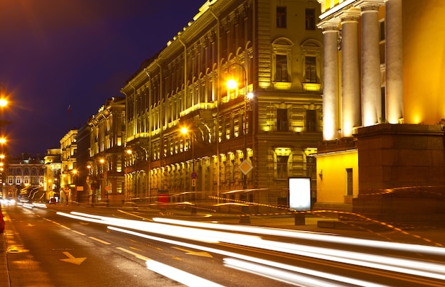 Vista de San Petersburgo en la noche