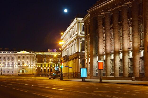Vista de San Petersburgo en la noche