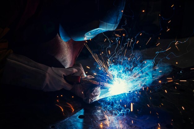 Vista del soldador trabajando Francia