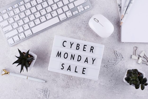 Vista superior arreglo de cyber monday