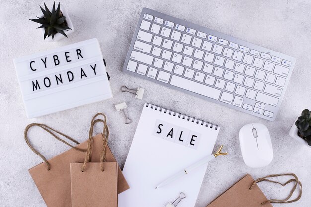 Vista superior arreglo de cyber monday