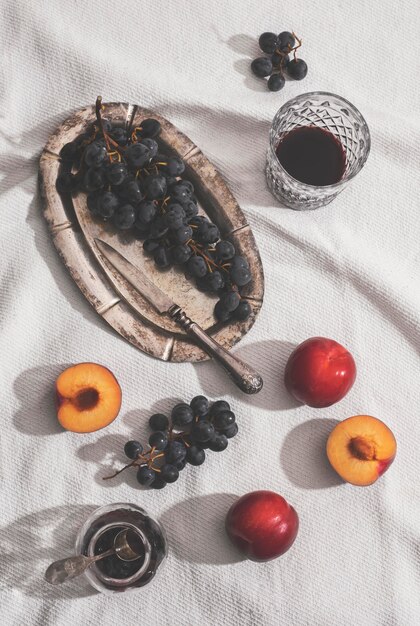 Vista superior del arreglo de frutas deliciosas