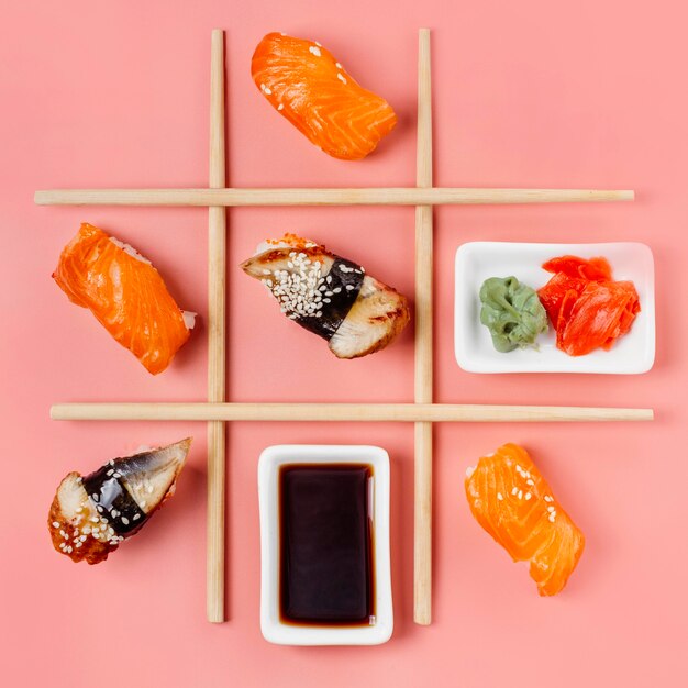 Vista superior arreglo de sushi japonés tradicional