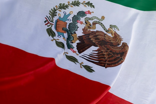 Vista superior de la bandera mexicana de cerca