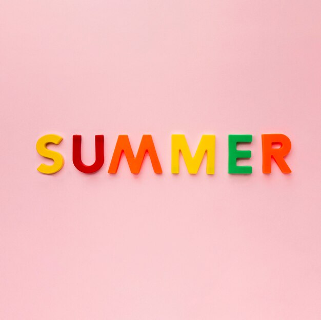 Vista superior colorido letras de verano
