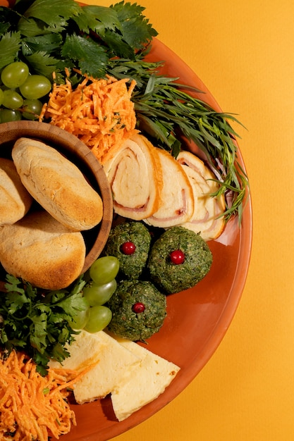 Foto gratuita vista superior comida deliciosa en la mesa naturaleza muerta