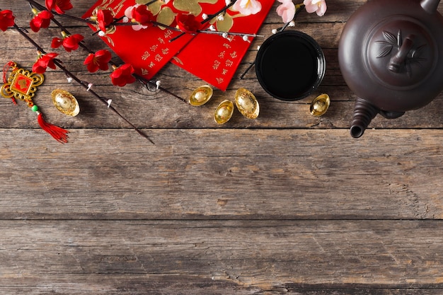 Foto gratuita vista superior del concepto de año nuevo chino en mesa de madera