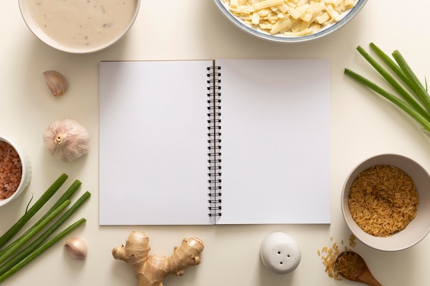 Foto gratuita vista superior del concepto de comida deliciosa con espacio de copia