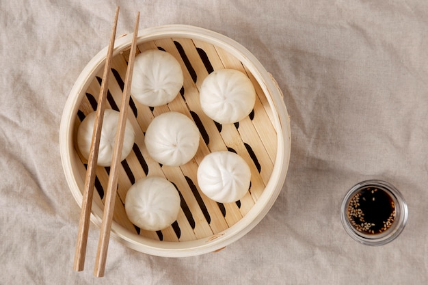 Foto gratuita vista superior del concepto de deliciosas bolas de masa hervida