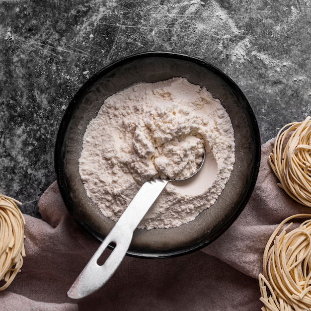 Foto gratuita vista superior del concepto de fideos crudos