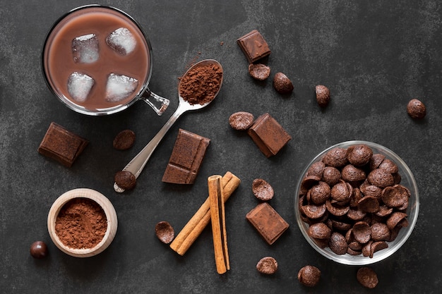 Vista superior deliciosa composición de chocolate