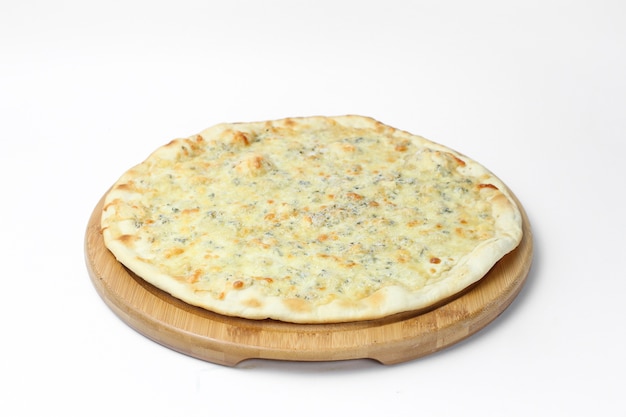 Vista superior de una deliciosa pizza vegetariana aislada