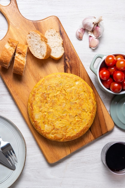 Vista superior del delicioso plato de tortilla española