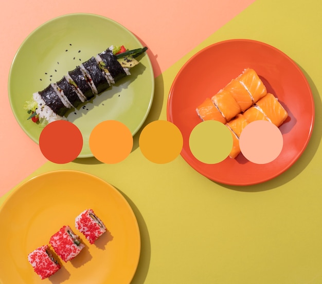 Vista superior delicioso sushi en placa
