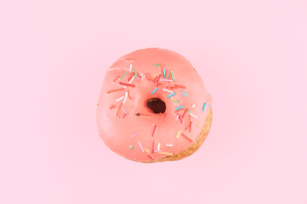 Vista superior donut rosa