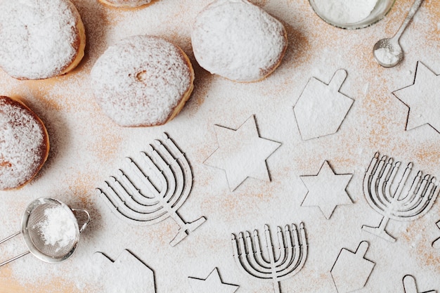 Vista superior festivos dulces de hanukkah