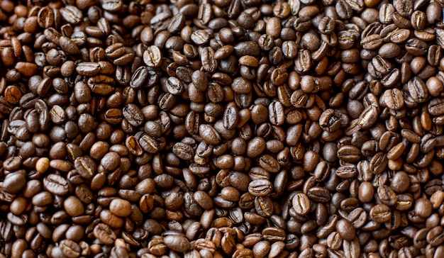 Vista superior de granos de café tostados