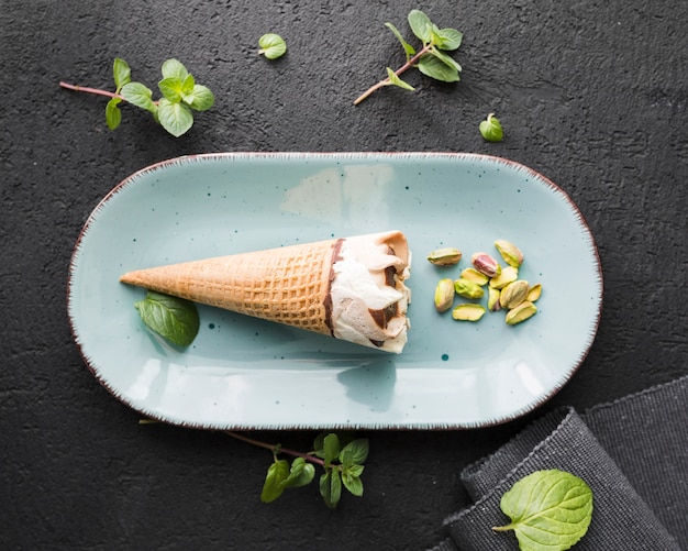 Foto gratuita vista superior de helado en un plato