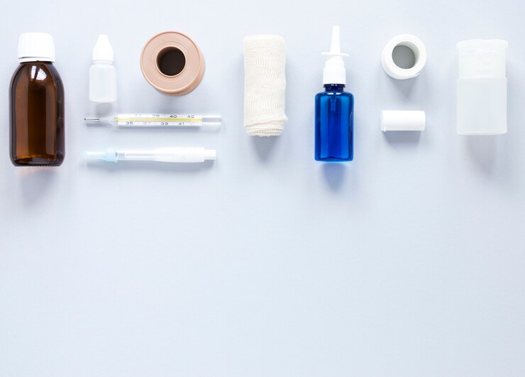 Foto gratuito vista superior de herramientas médicas profesionales con espacio de copia