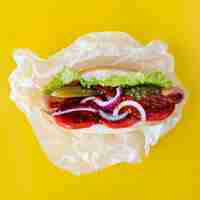 Foto gratuita vista superior de ingredientes de hamburguesas