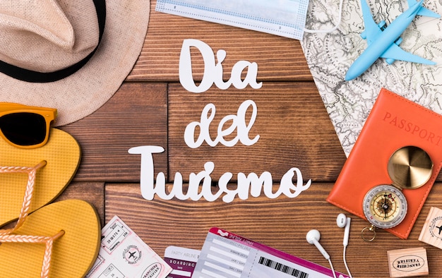 Vista superior letras del día mundial del turismo