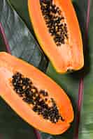 Foto gratuita vista superior papayas frescas listas para ser servidas