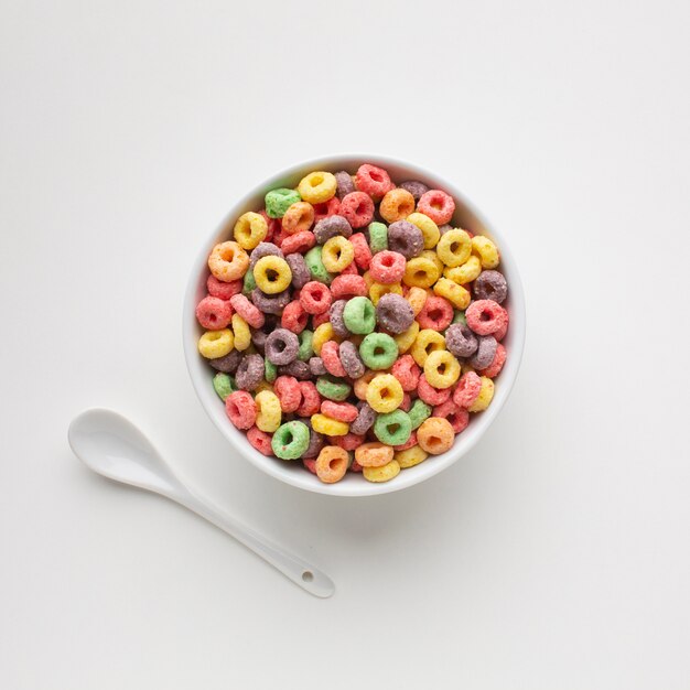 Vista superior sabroso colorido tazón de cereal