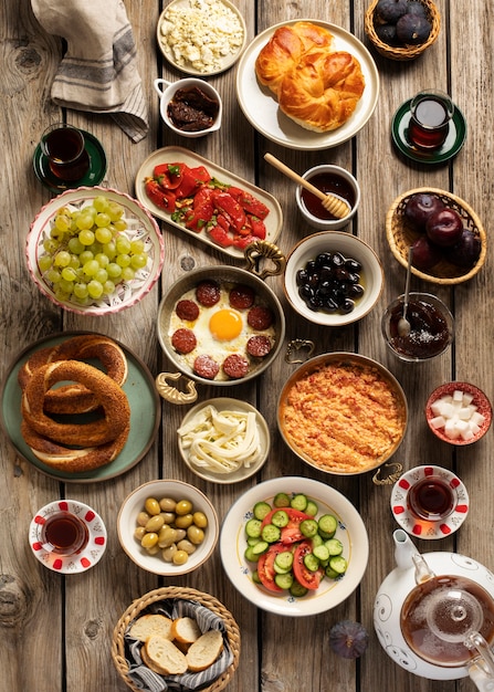 Foto gratuita vista superior sobre banquete de comida