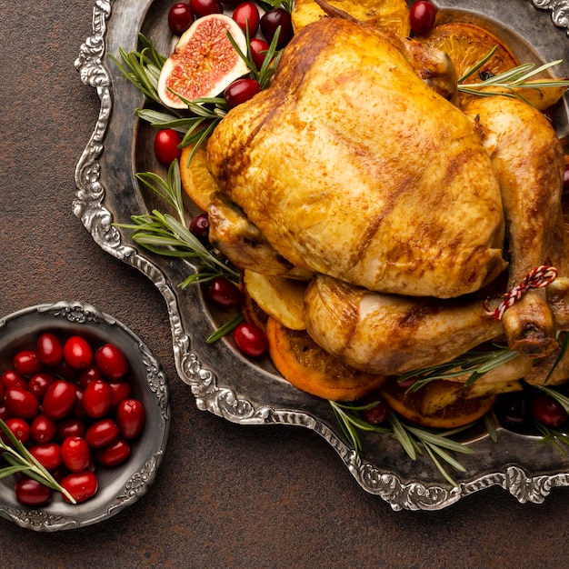 Foto gratuita vista superior surtido de comida navideña festiva