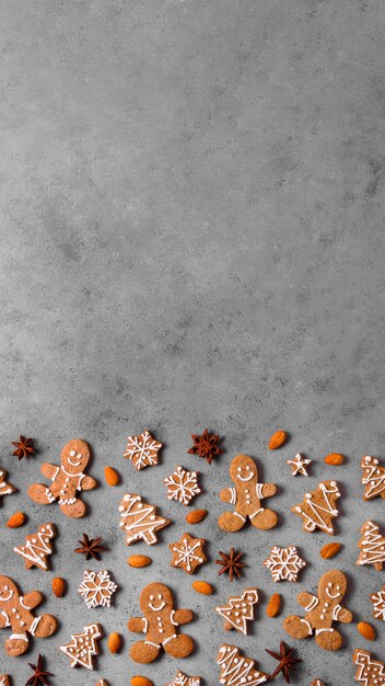 Vista superior del surtido de galletas de jengibre con espacio de copia