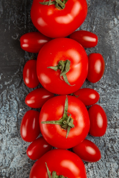 Foto gratuita vista superior de tomates rojos frescos