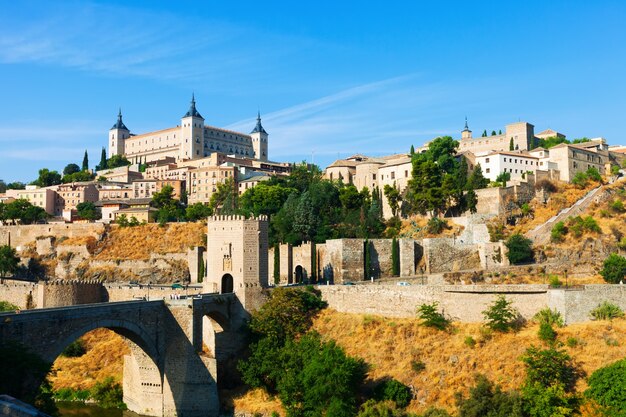 Vista de Toledo con Puente de Alcantara