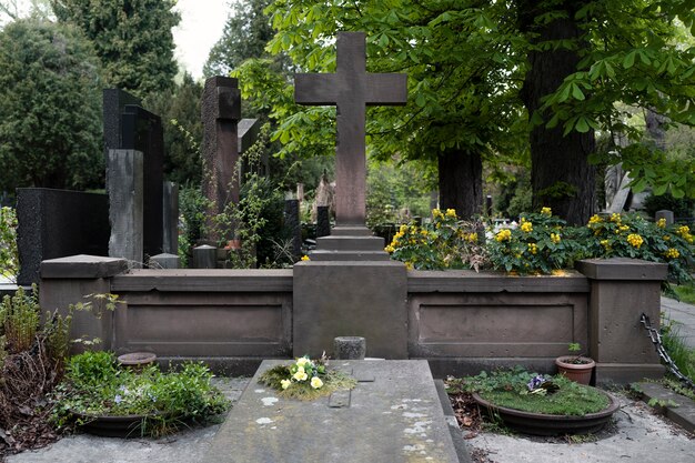 Vista de tumbas en el cementerio