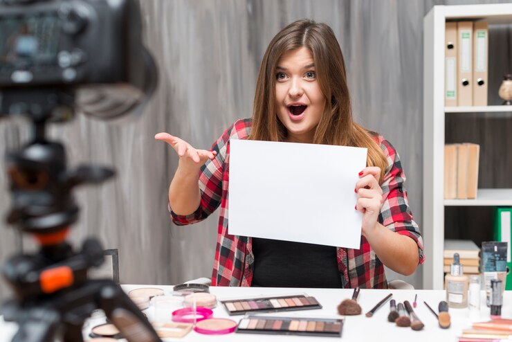 Foto gratuito vlogger de maquillaje