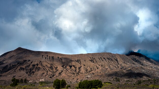 Volcán Bromo (Gunung Bromo) en el Parque Nacional Bromo Tengger Semeru, Java Oriental, Indonesia