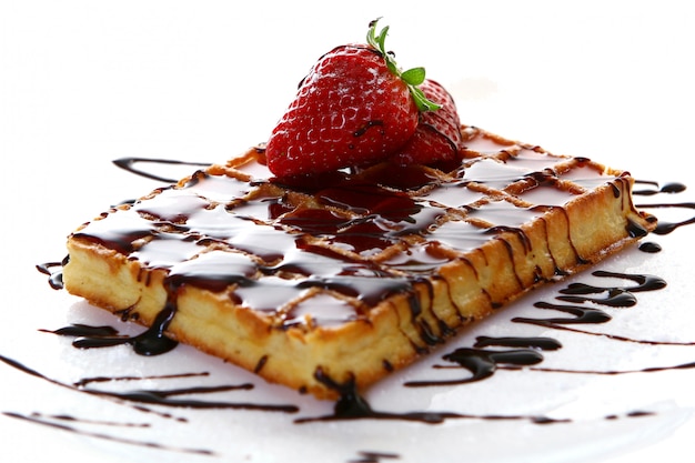 Foto gratuita waffles con fresa