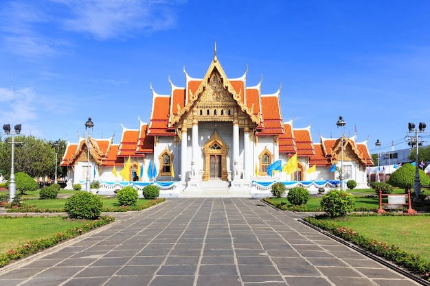 Foto gratuita wat benchamabophit o templo de mármol en bangkok tailandia