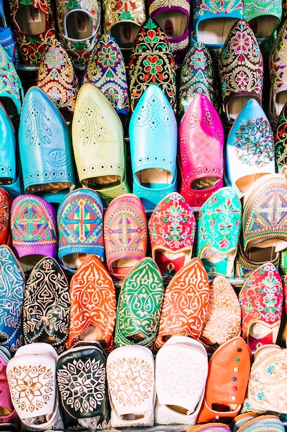 Zapatos en mercado en marruecos