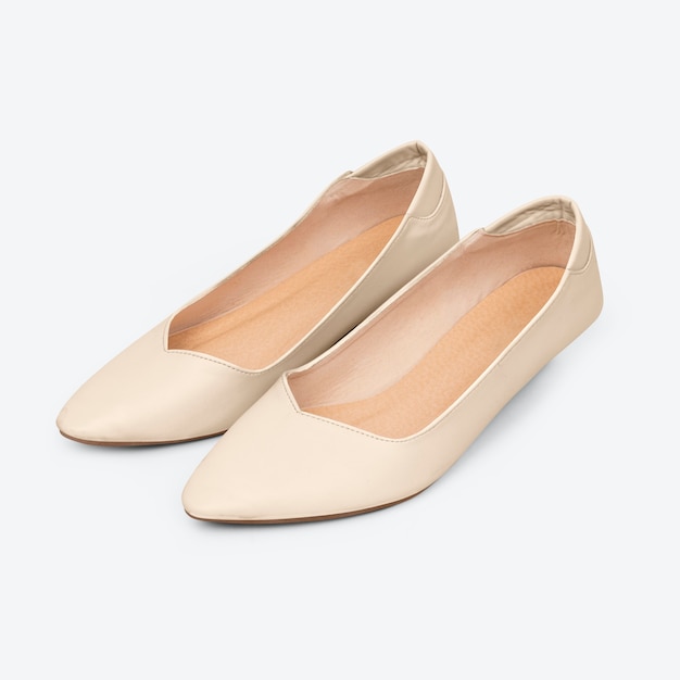 Zapatos de tacón bajo beige de mujer moda