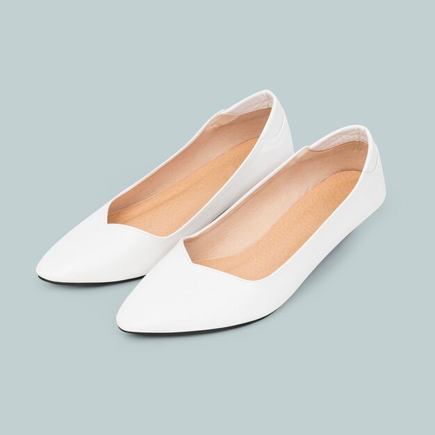 Zapatos de tacón bajo blancos de mujer moda