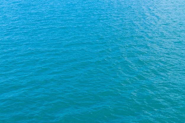 Acqua blu astratta nella struttura del fondo dell&#39;acqua di mare